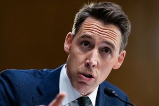 Senátor tlačí na Bidena, aby USA přestaly podporovat vstup Ukrajiny do NATO - Novinky